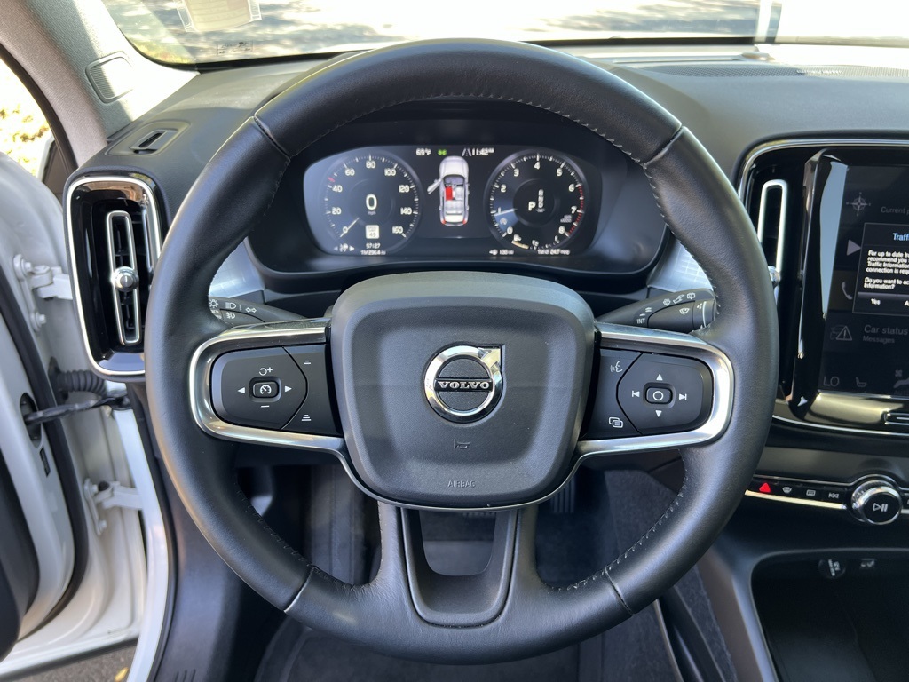2019 Volvo XC40 T5 Momentum photo 18