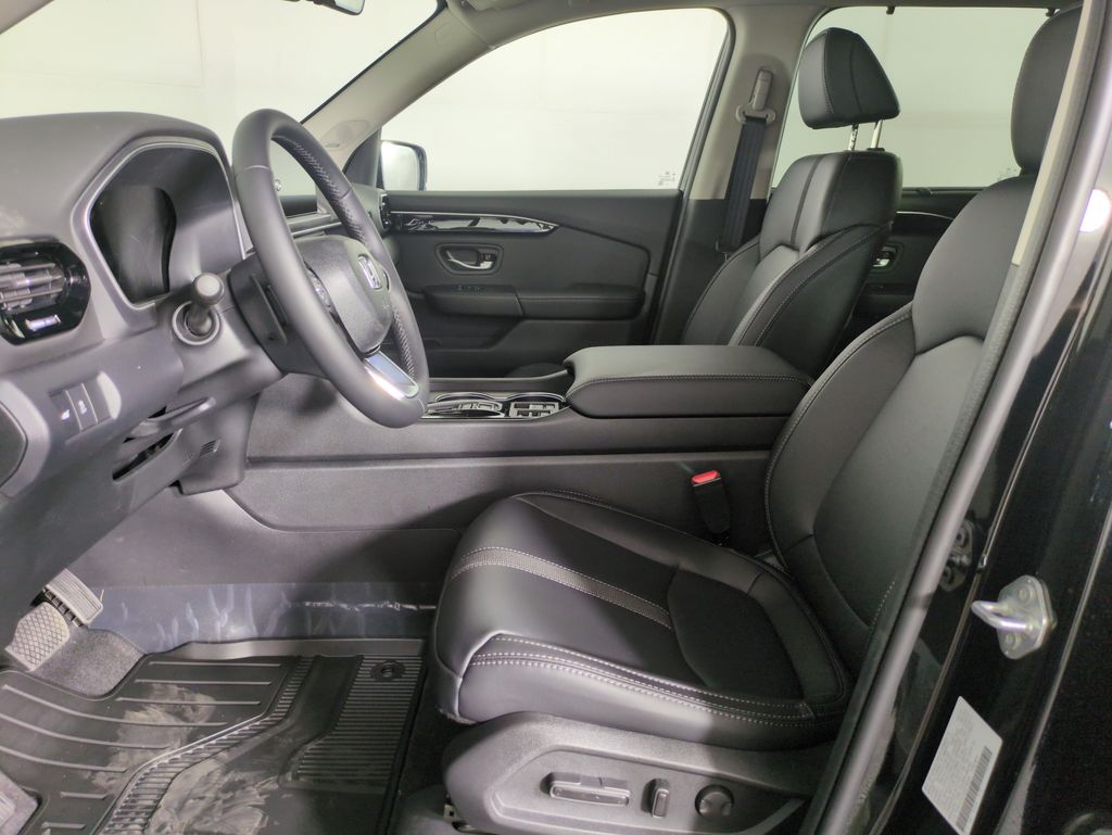 2025 Honda Pilot Touring photo 8