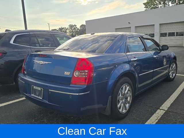 2010 Chrysler 300 Touring photo 2