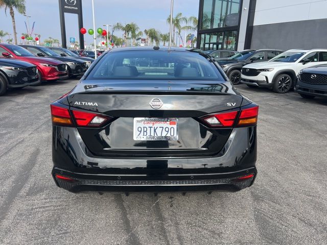 2022 Nissan Altima SV photo 4