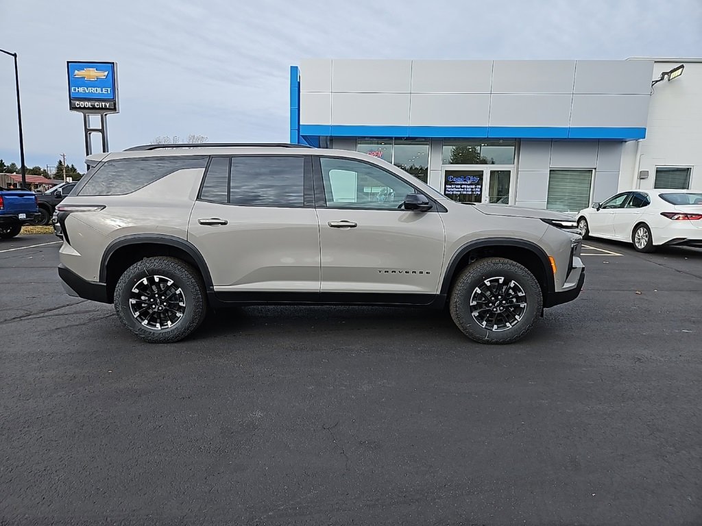 2026 Chevrolet Traverse Z71 photo 2