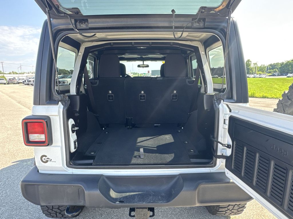 2018 Jeep Wrangler Unlimited Sport S photo 19