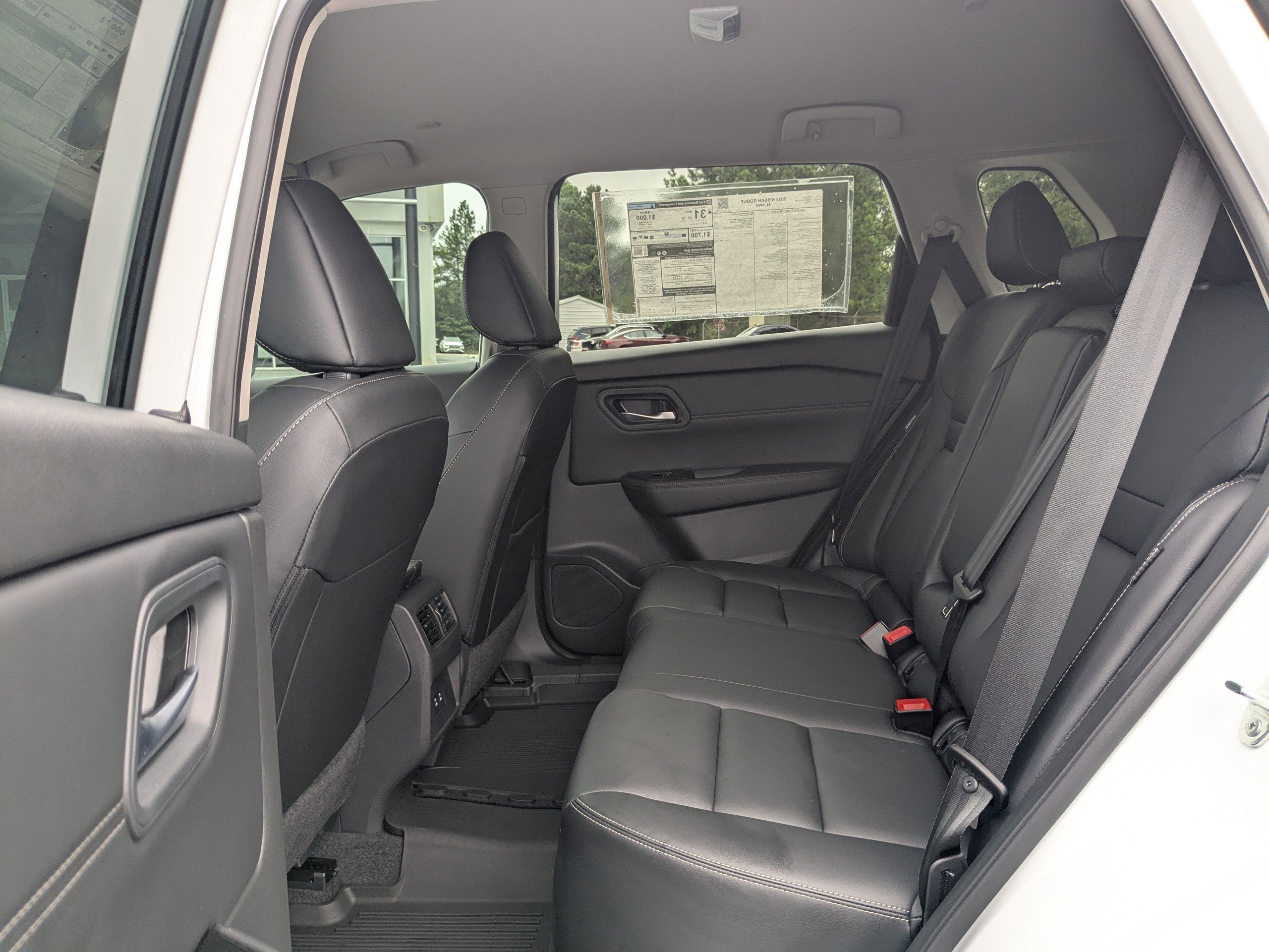 2025 Nissan Rogue SL photo 2