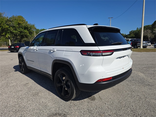 2025 Jeep Grand Cherokee Altitude X photo 3