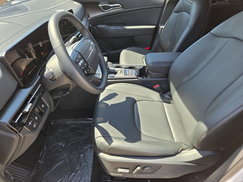 2026 Kia Sportage EX photo 6