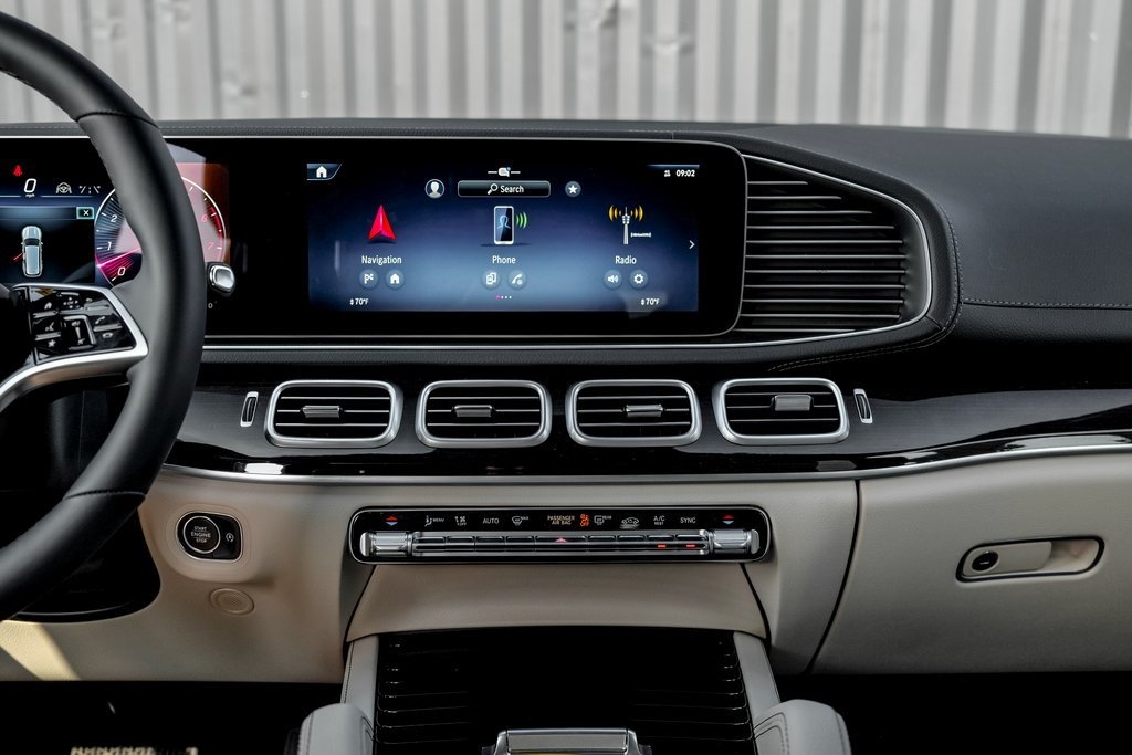 2025 Mercedes Benz GLS 450 4MATIC photo 19