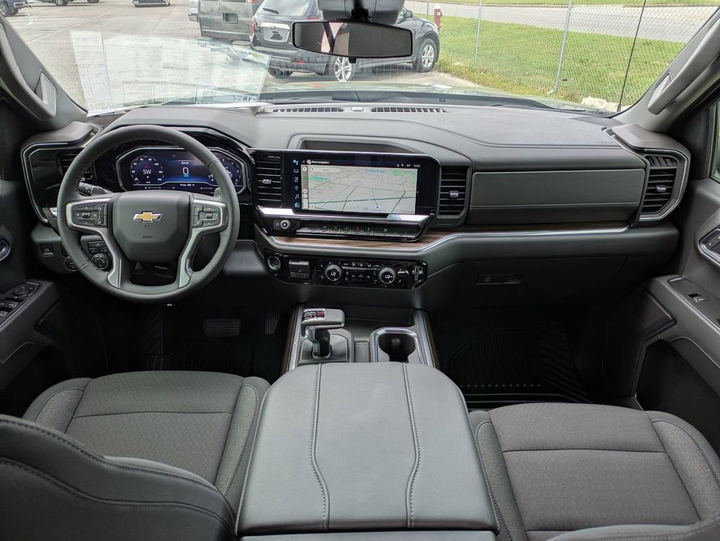 2025 Chevrolet Silverado 1500 LT photo 24