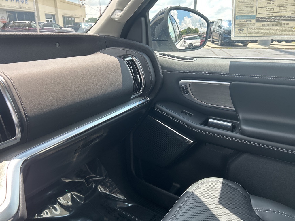 2025 Ford Expedition Platinum MAX photo 34