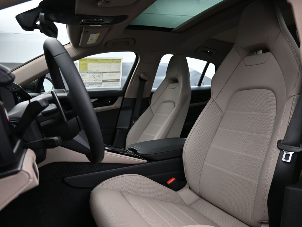 2026 Porsche Panamera E-Hybrid 4 photo 5