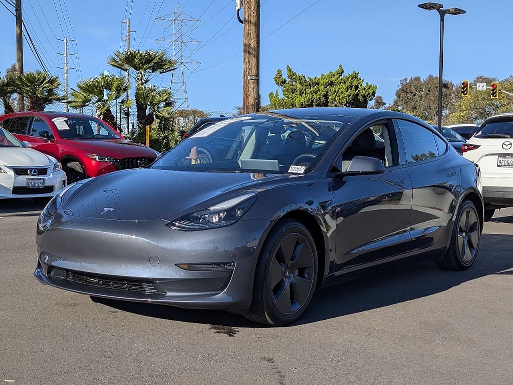 2023 Tesla Model 3 photo 3