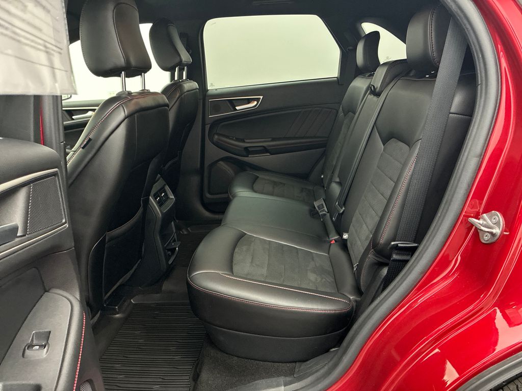 2020 Ford Edge ST photo 20