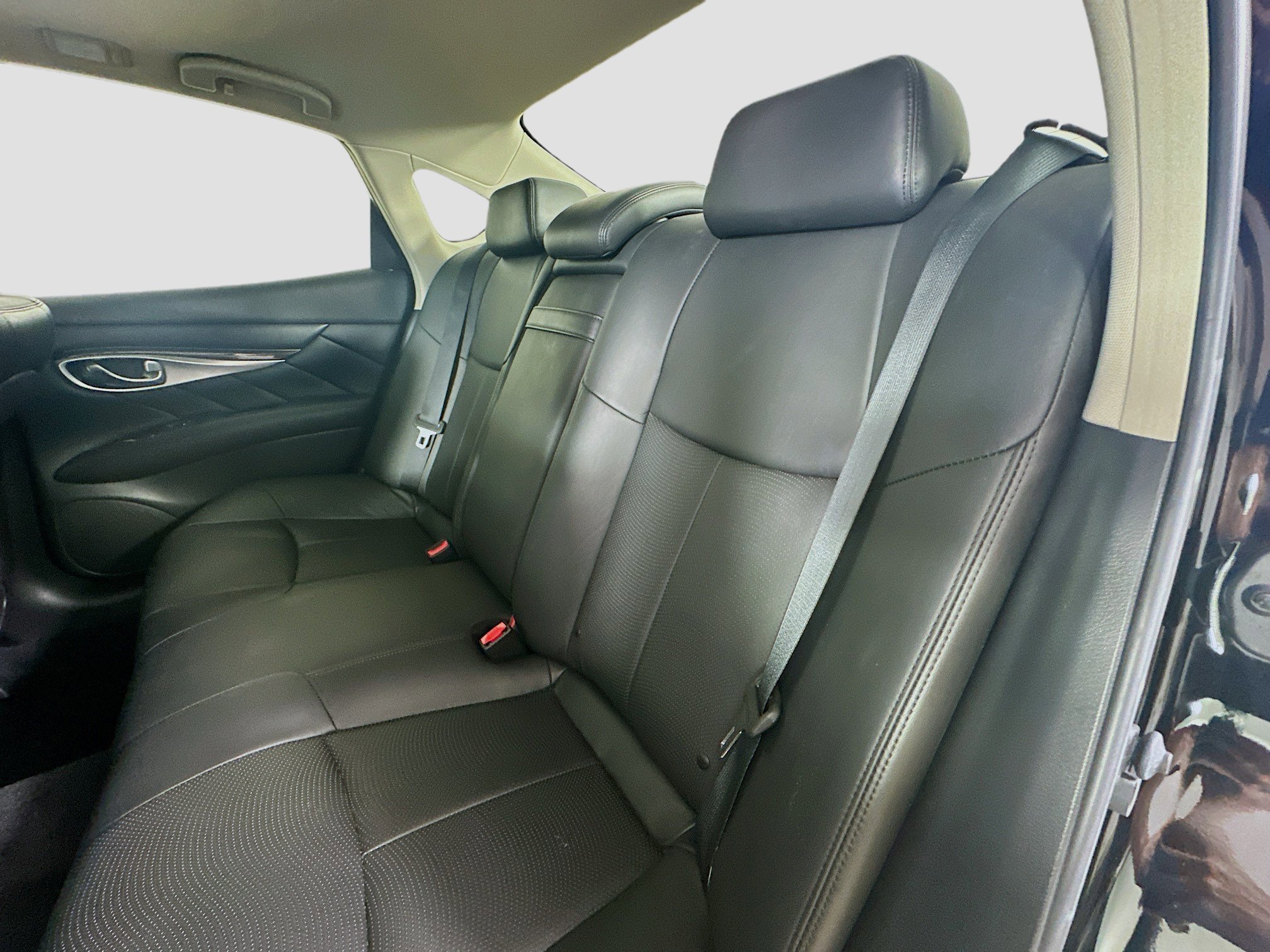 2017 Infiniti Q70 photo 29