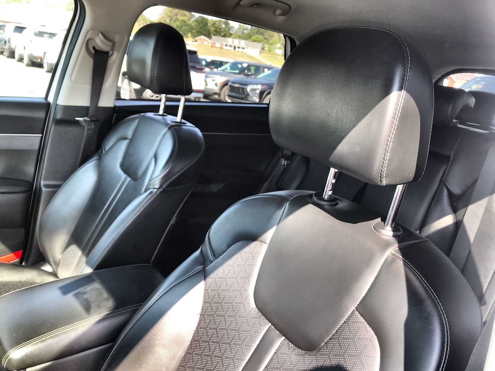 2021 Kia Sorento S photo 11