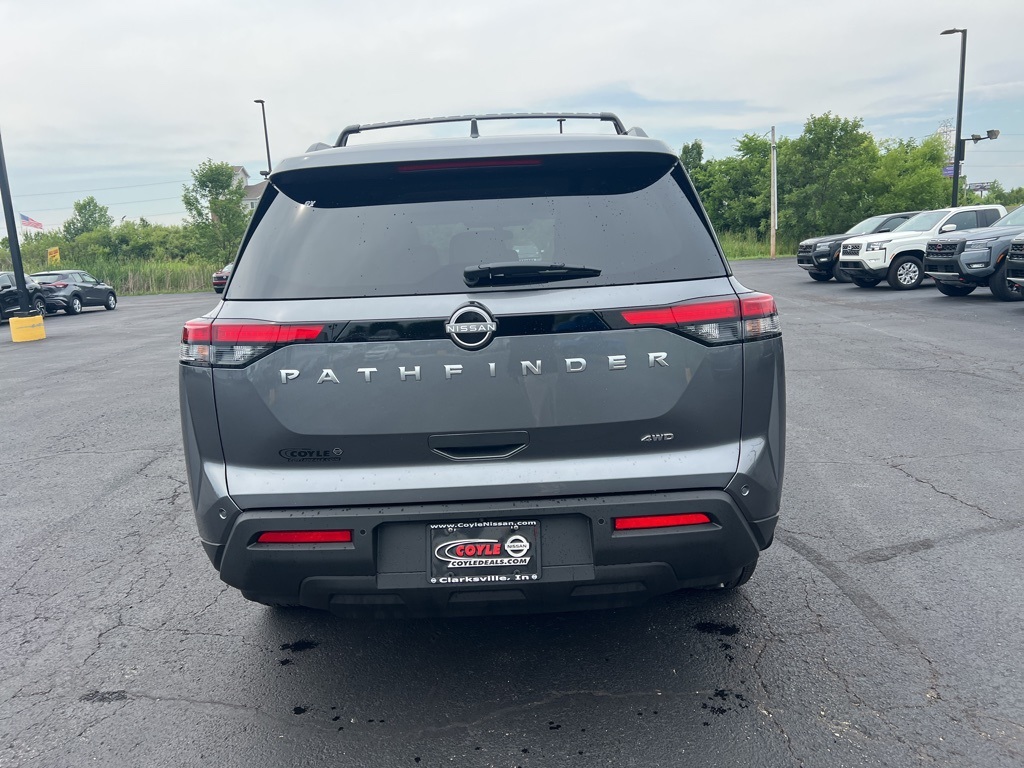 2025 Nissan Pathfinder SV photo 4