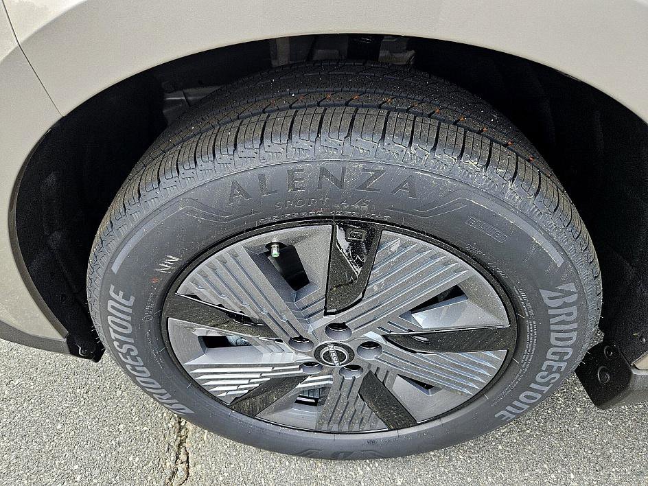 2025 Nissan Murano SL photo 19