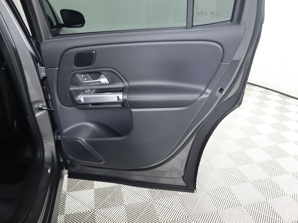 2026 Mercedes Benz GLB 250 photo 27