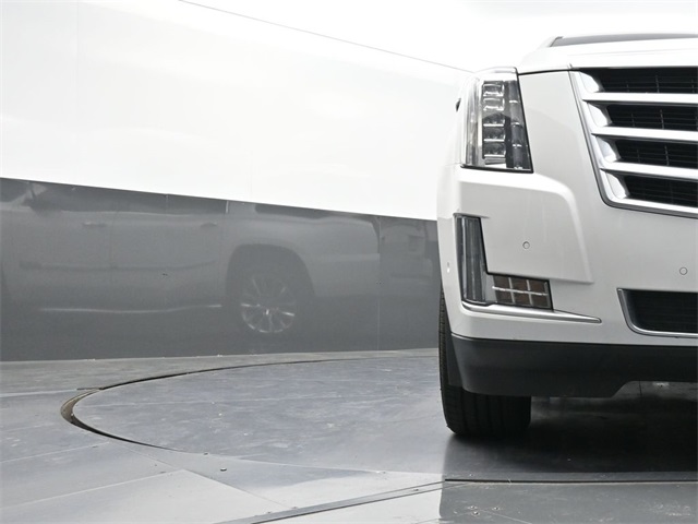 2017 Cadillac Escalade ESV Luxury photo 28