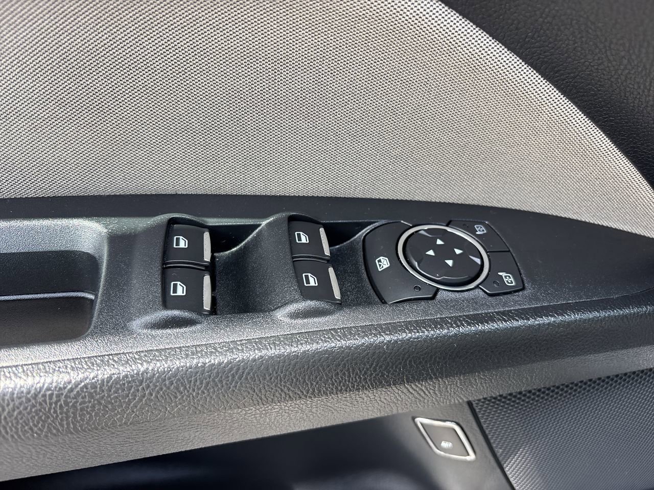 2018 Ford Fusion Hybrid S photo 17