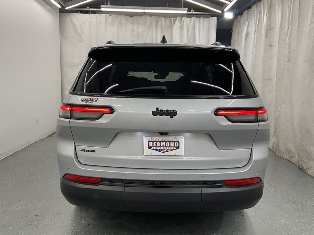 2024 Jeep Grand Cherokee Altitude photo 6