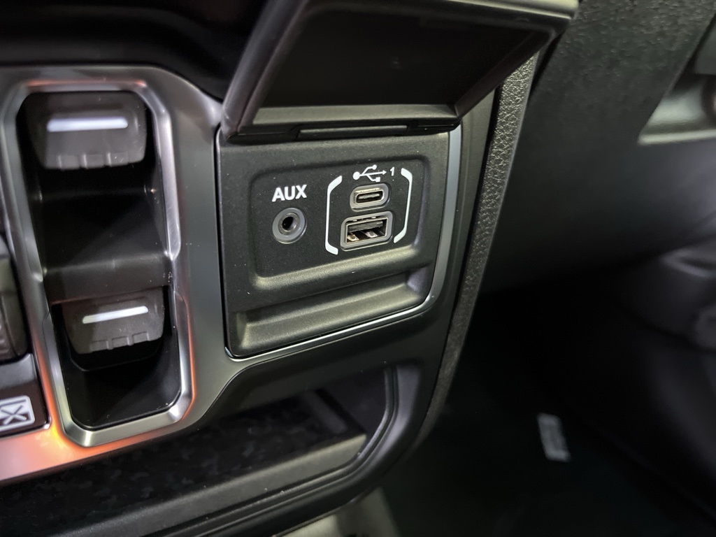 2025 Jeep Gladiator Sport photo 41