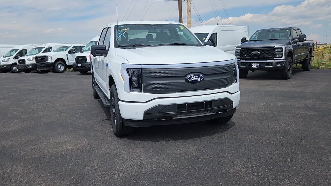 2025 Ford F-150 Lightning photo 4