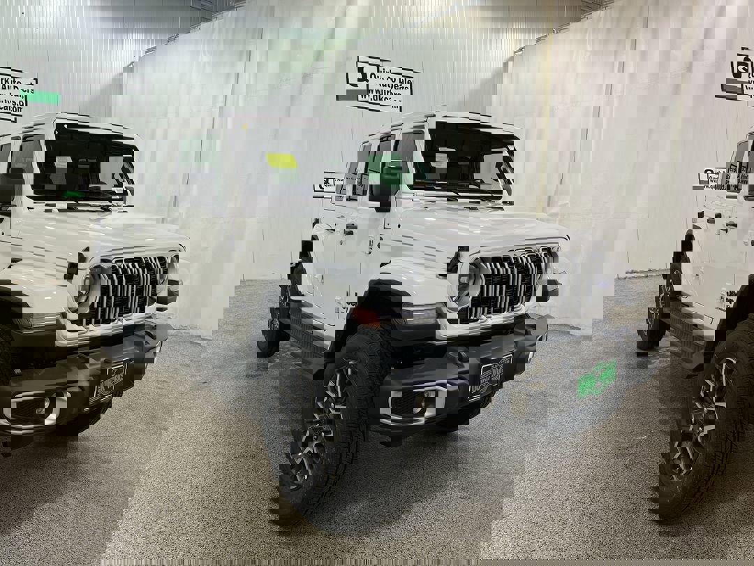 2026 Jeep Wrangler 4-Door Sahara's photo