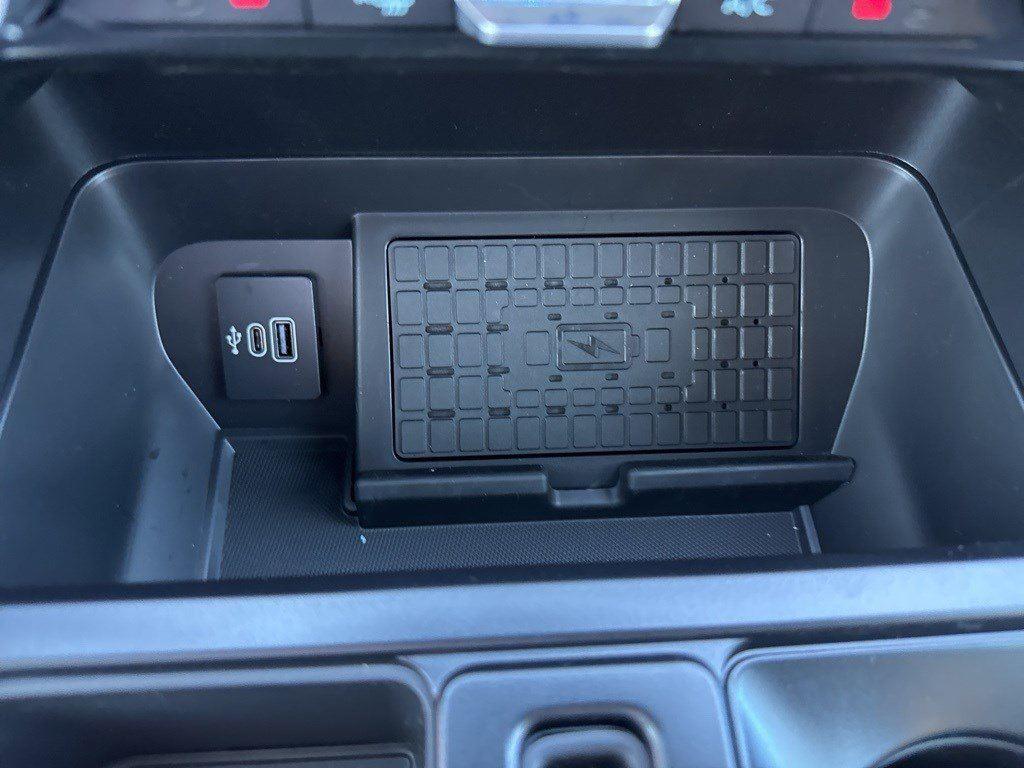 2025 Ford F-150 XLT photo 35