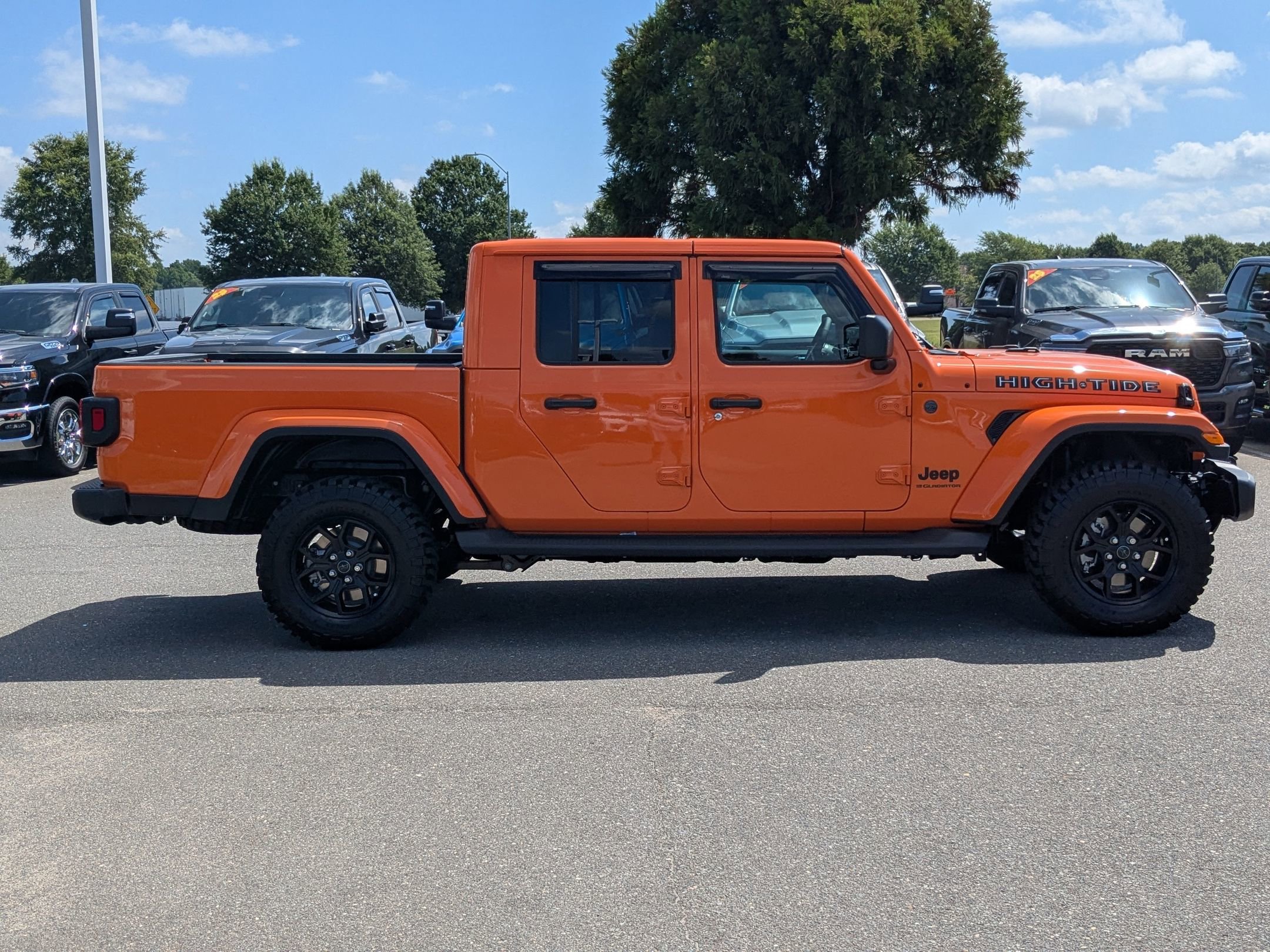 2025 Jeep Gladiator Sport photo 4