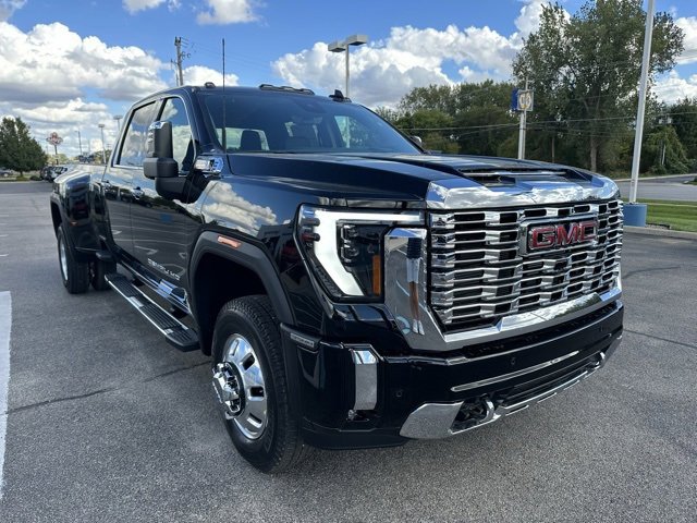 2026 Gmc Sierra 3500 HD Denali photo 3