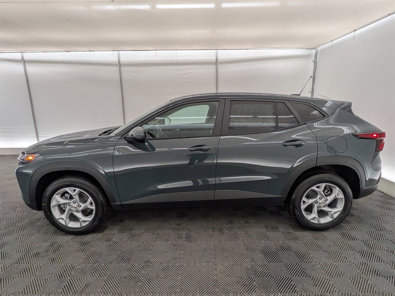 2026 Chevrolet Trax LS photo 2