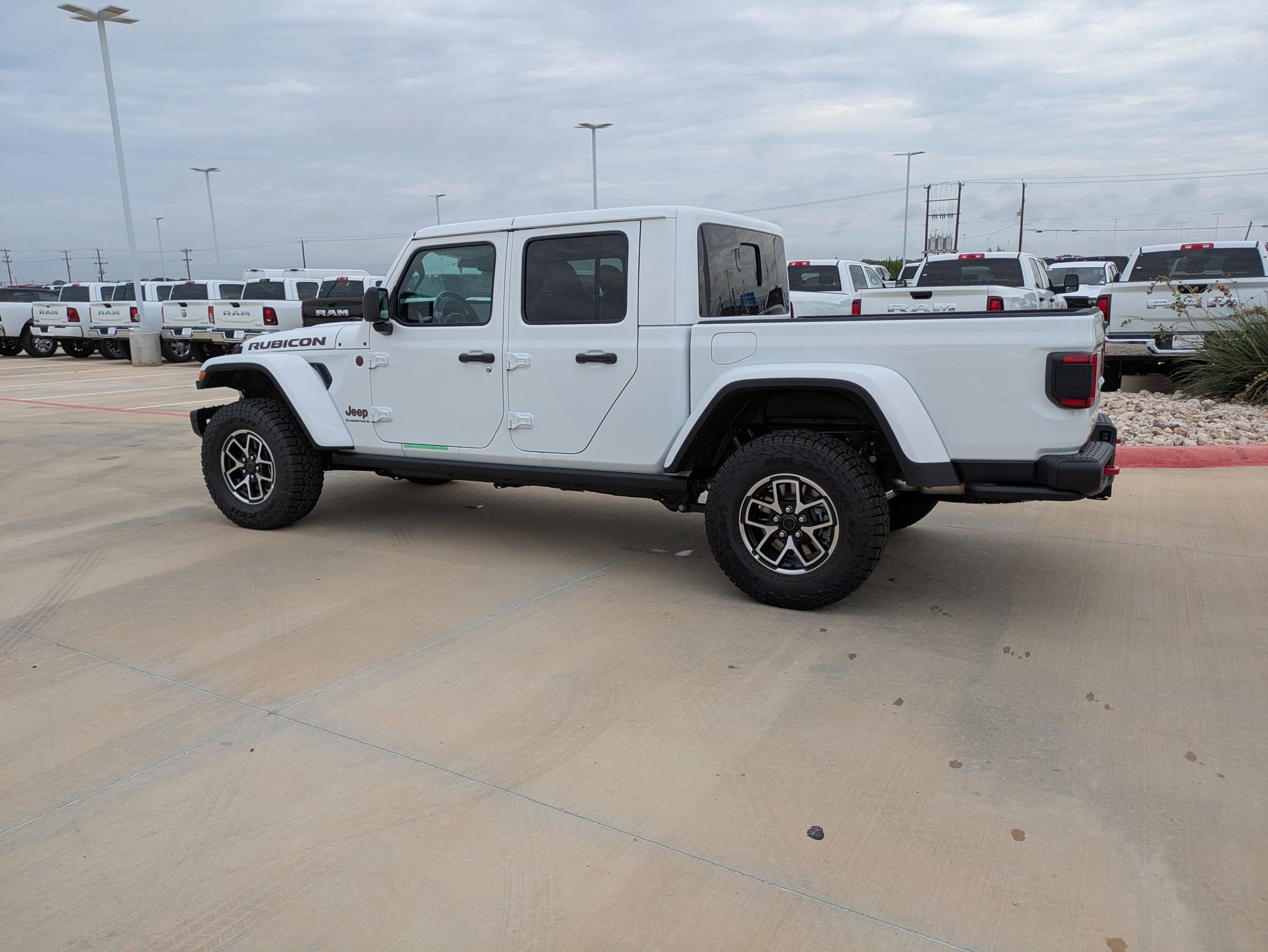 2025 Jeep Gladiator Rubicon photo 6