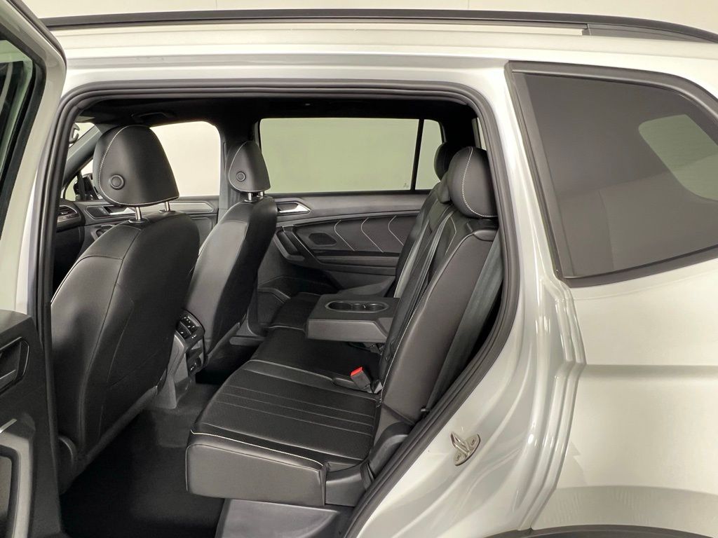 2023 Volkswagen Tiguan SE R-Line Black photo 21