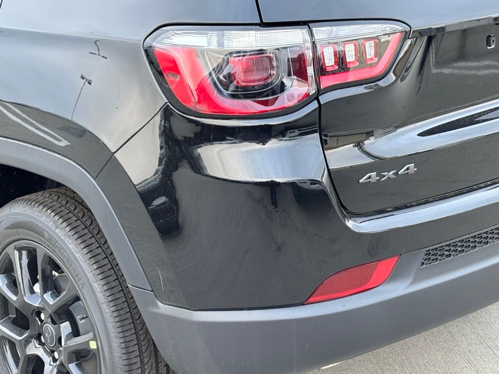 2026 Jeep Compass Latitude Altitude photo 2