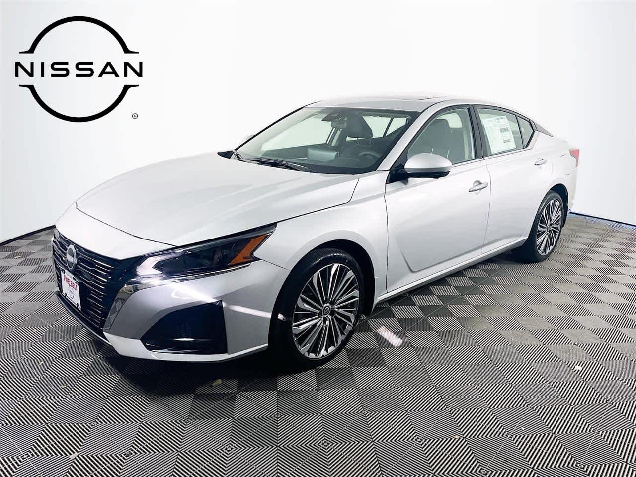 2025 Nissan Altima SL's photo