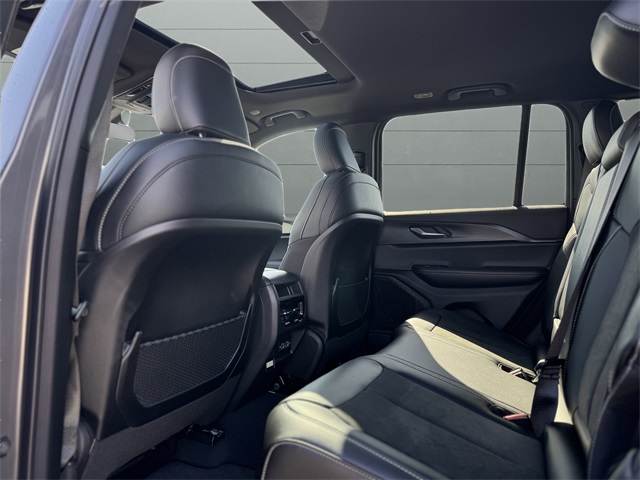 2025 Jeep Grand Cherokee Altitude X photo 11