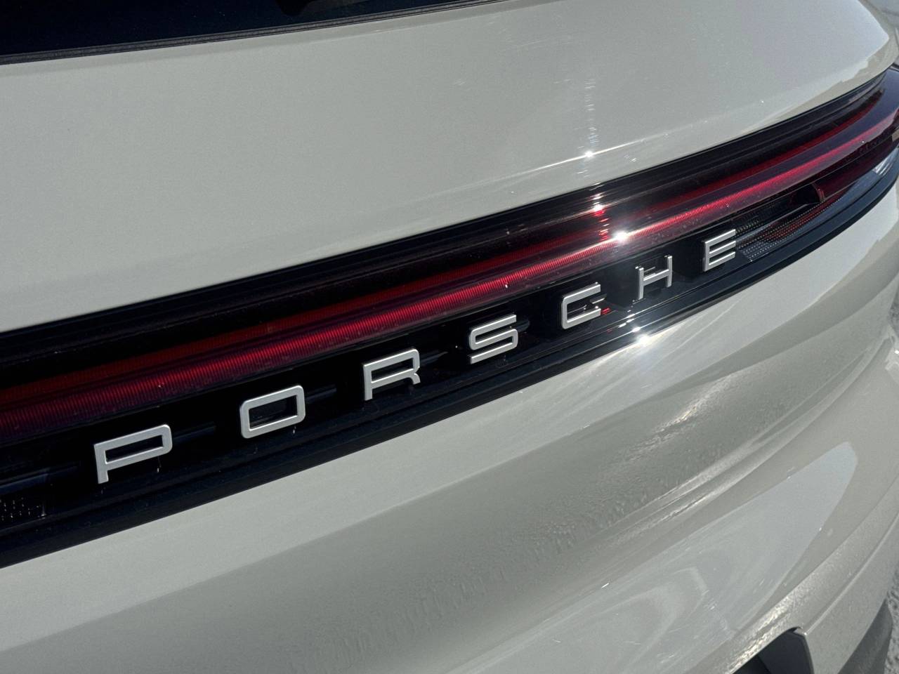 2025 Porsche Cayenne Base photo 20
