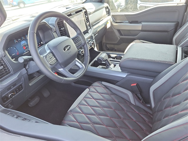 2025 Ford F-150 XLT photo 3