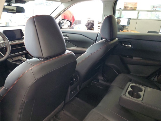 2025 Nissan Rogue SV photo 21