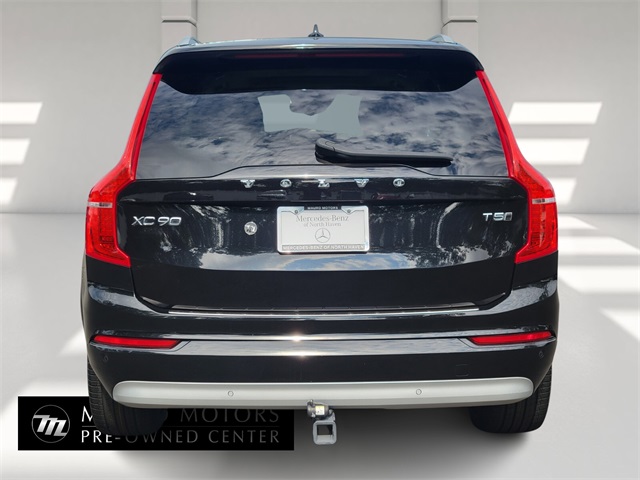 2022 Volvo XC90 T5 Momentum photo 4