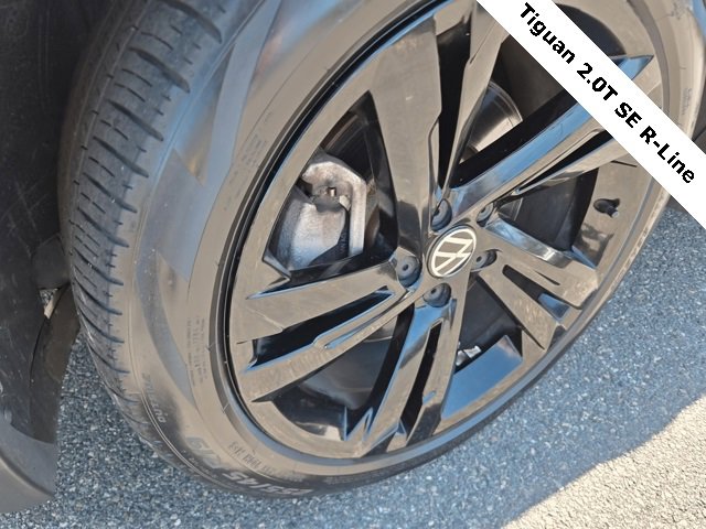 2023 Volkswagen Tiguan SE R-Line Black photo 18