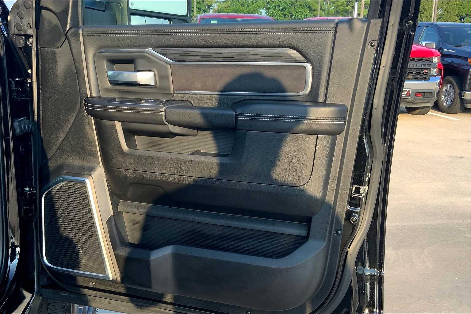 2024 Ram 3500 Laramie photo 20