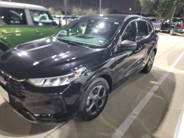 2023 Ford Escape ST-Line's photo