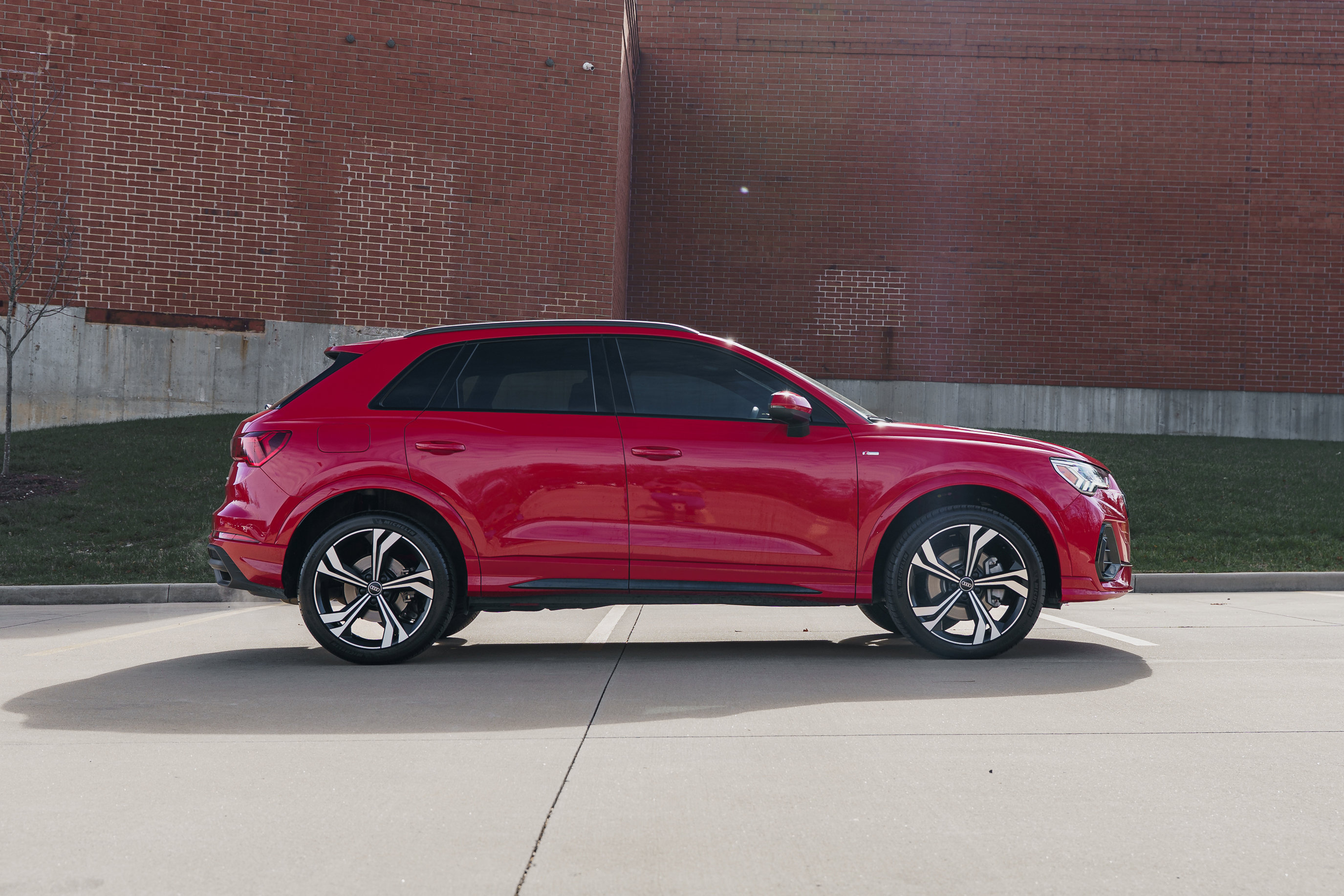 2023 Audi Q3 S line Premium Plus photo 3