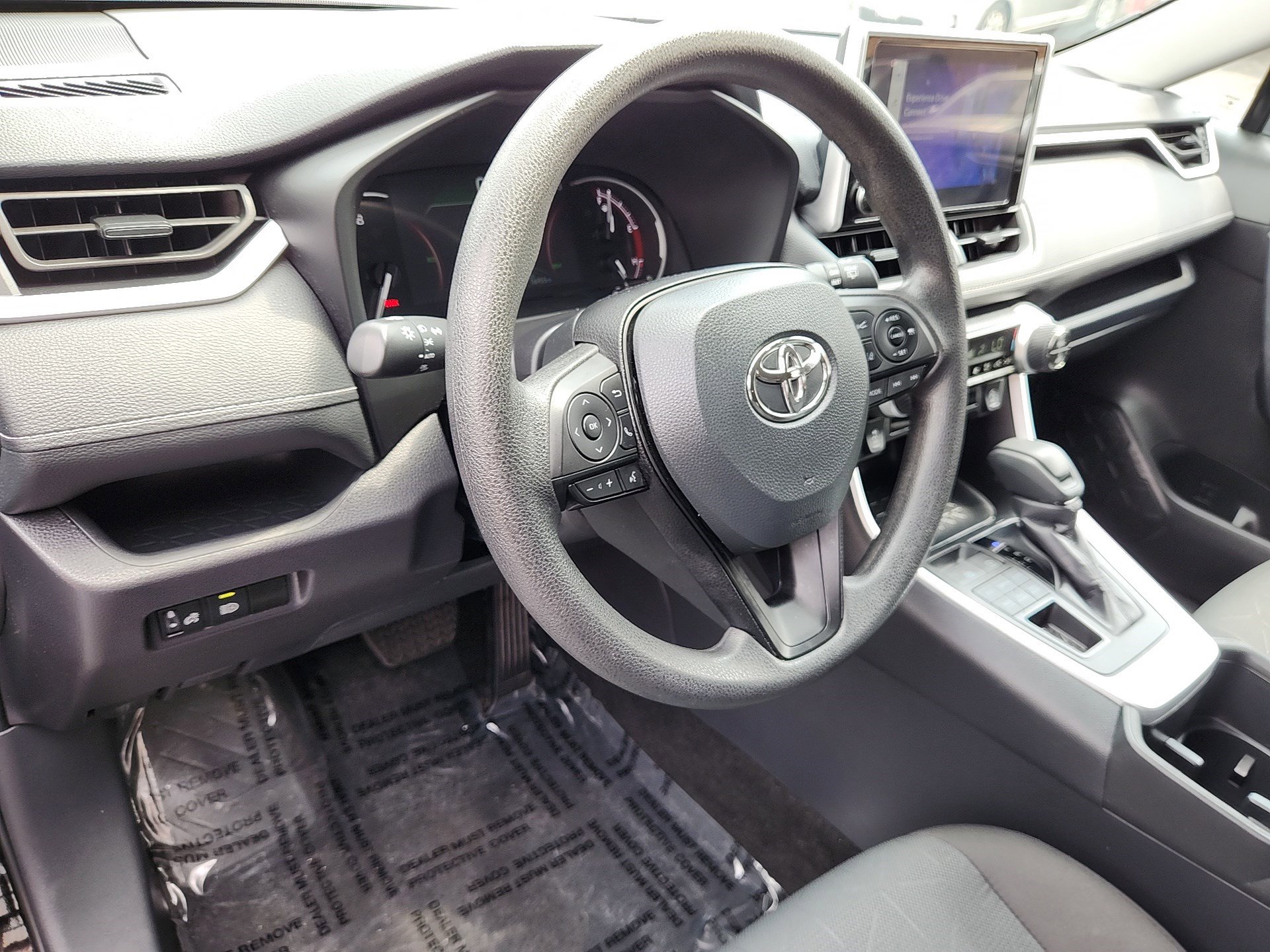 2025 Toyota RAV4 XLE photo 11