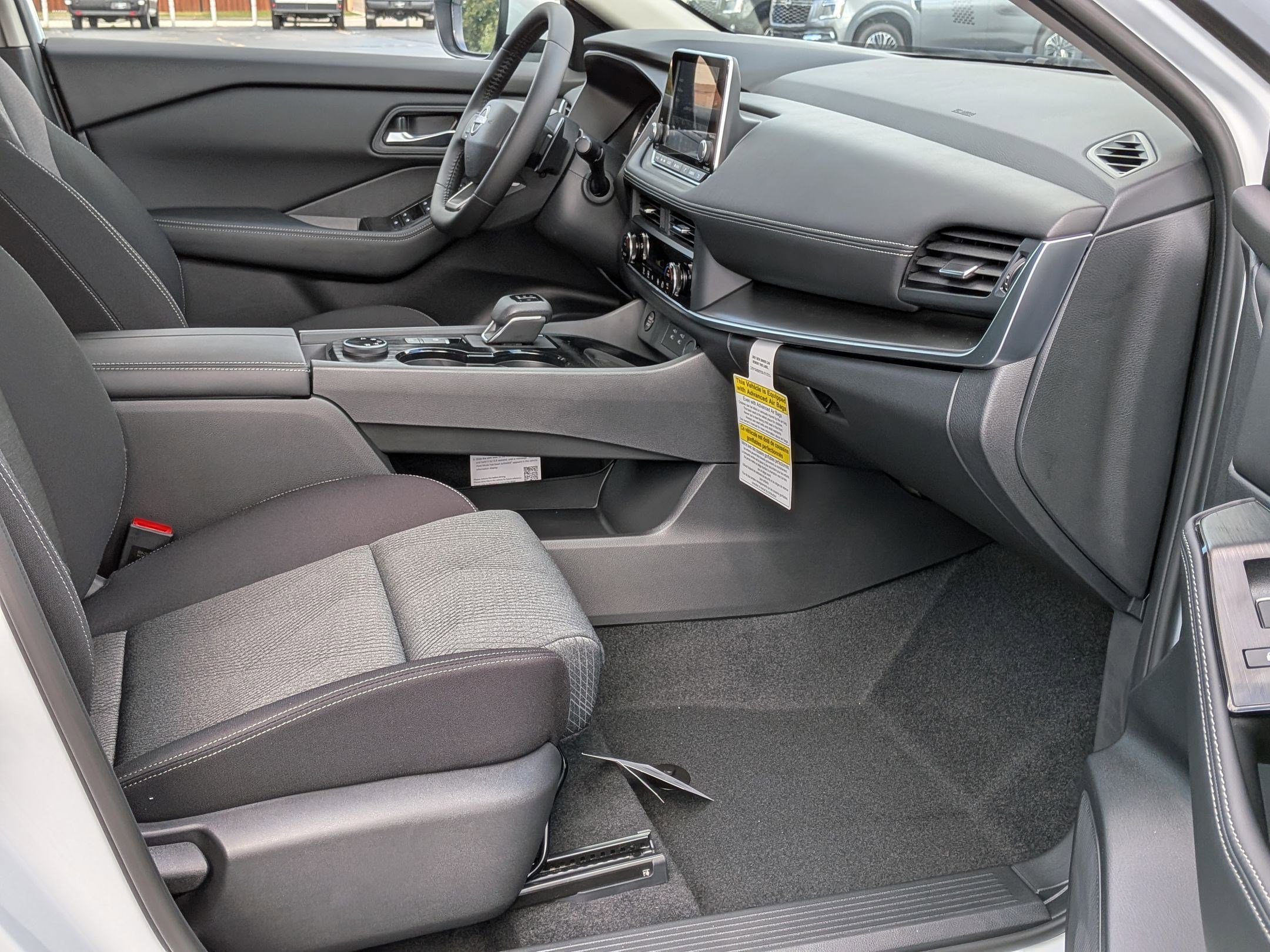 2026 Nissan Rogue SV photo 20