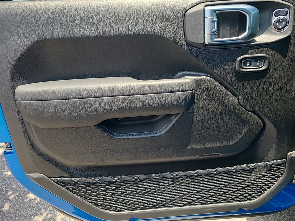 2024 Jeep Wrangler Sport photo 18