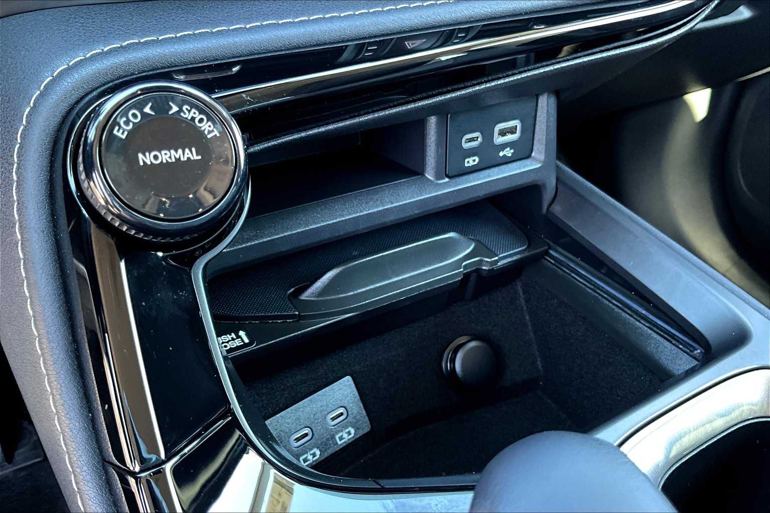 2025 Lexus NX 250 photo 33