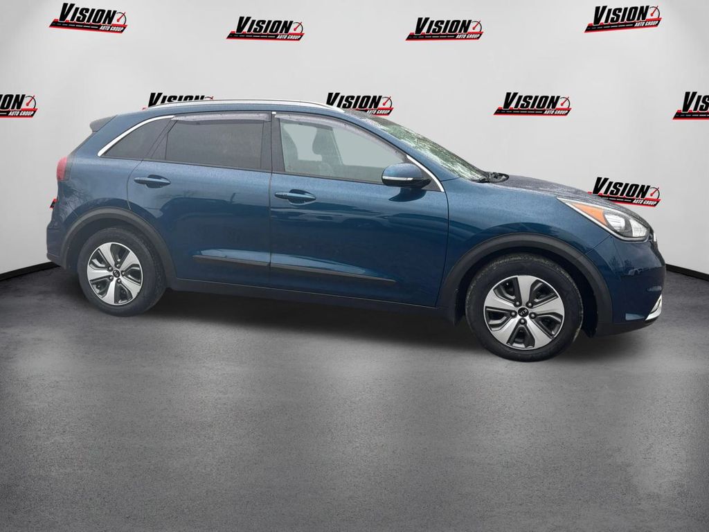 2017 Kia Niro EX photo 4