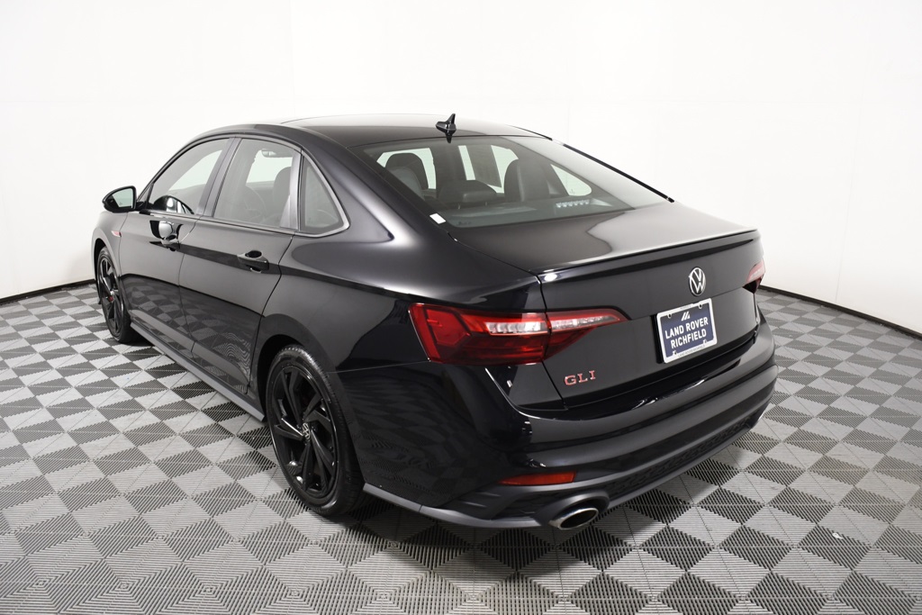2024 Volkswagen Jetta GLI 2.0T Autobahn photo 3
