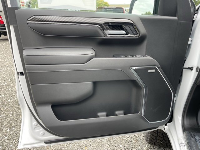 2025 Chevrolet Silverado 1500 RST photo 17